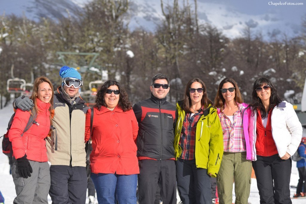 Casi 5000 personas disfrutaron la apertura de Chapelco, con una jornada de esquí libre y solidario